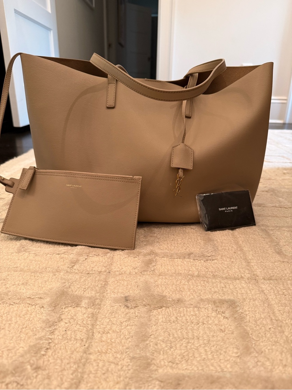 Saint Laurent Beige Leather Tote with Matching Pouch and dust bag - Picture 3 of 7